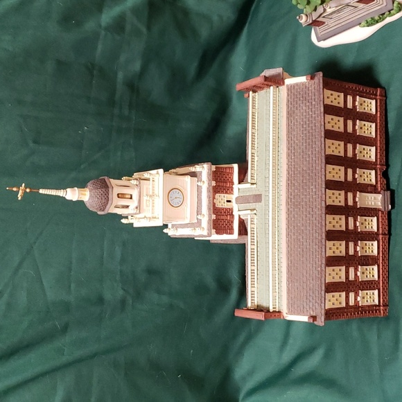 Department 56 Independence Hall - Picture 11 of 17